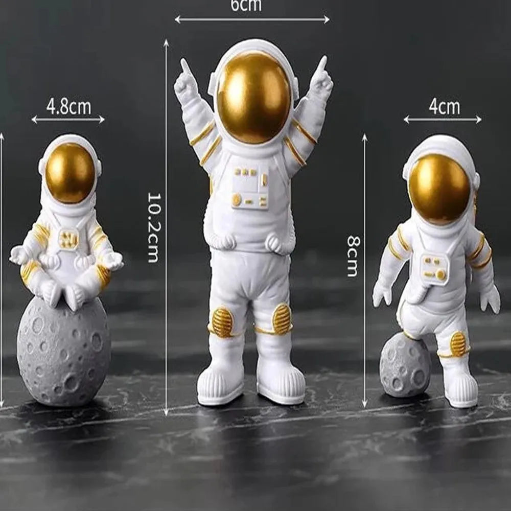4 Pcs Astronaut Figure Statue